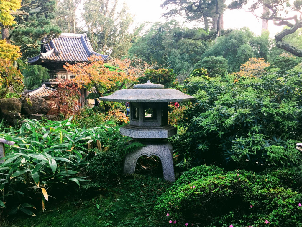 Yukimi stone lantern, Jardín de Té - Golden Gate Park SF